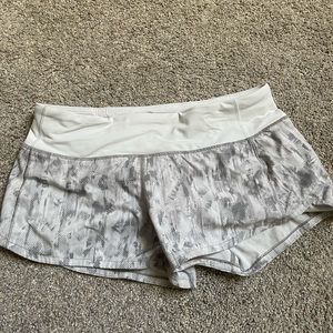 lululemon speed up shorts “2.5”